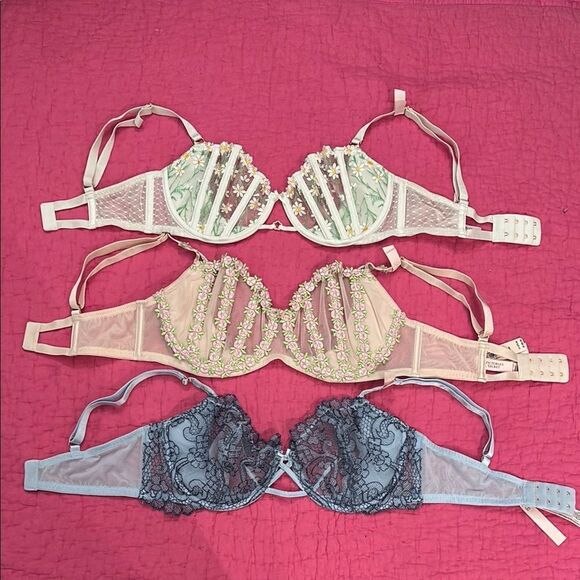 Victoria’s Secret Elegant Floral Embroidered Bra Set - Cream, Tan, Blue, 34 D - Picture 1 of 9